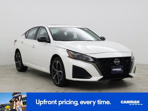 White 2023 Nissan Altima SR