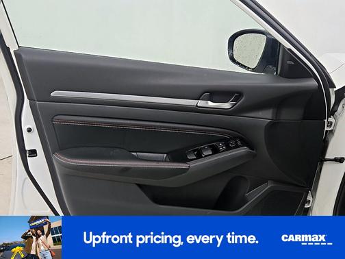 White 2023 Nissan Altima SR