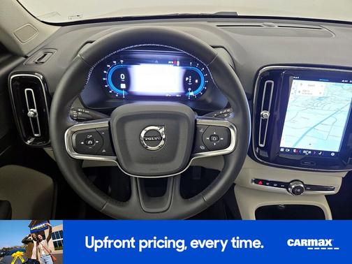 2023 Volvo XC40 B5 Plus Bright Theme