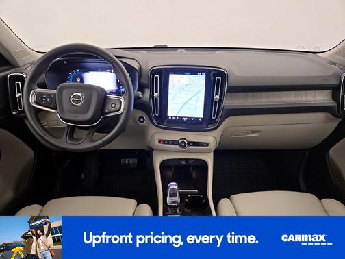 2023 Volvo XC40 B5 Plus Bright Theme