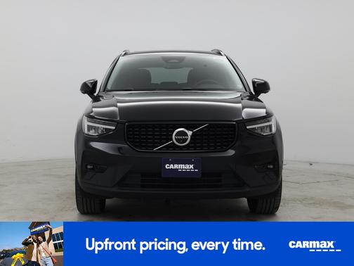 2023 Volvo XC40 B5 Plus Dark Theme