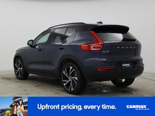 2022 Volvo XC40 T5 R-Design