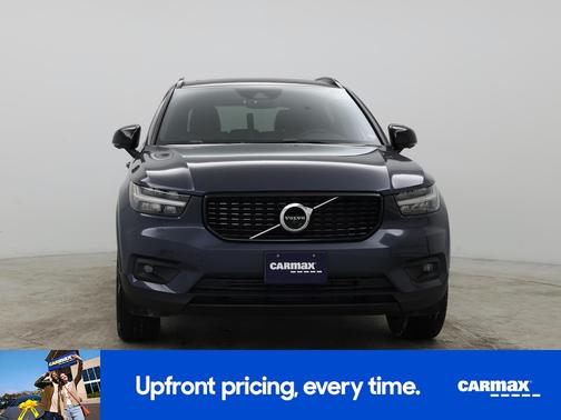 2022 Volvo XC40 T5 R-Design