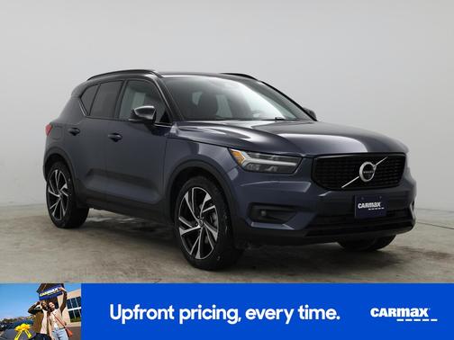 2022 Volvo XC40 T5 R-Design