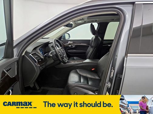 2016 Volvo XC90 T6 Momentum