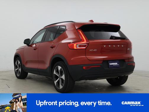 Red 2023 Volvo XC40 B5 Plus Dark Theme