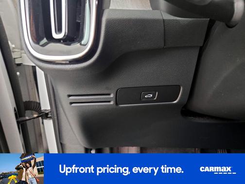 2023 Volvo XC40 B5 Plus Bright Theme