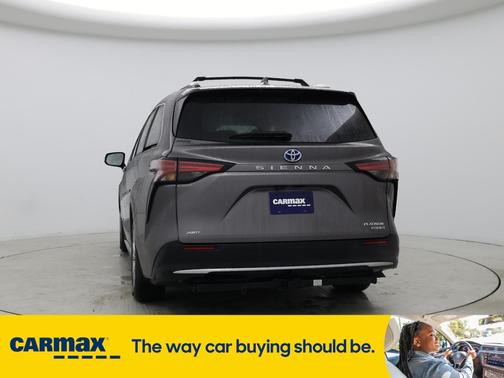 2022 Toyota Sienna Platinum