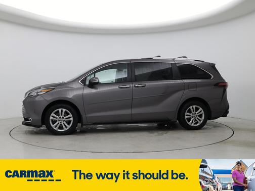 2022 Toyota Sienna Platinum