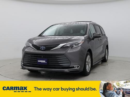 2022 Toyota Sienna Platinum