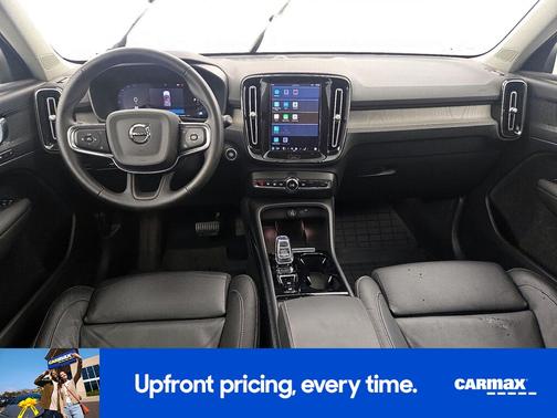 2023 Volvo XC40 B5 Plus Dark Theme