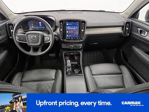 2023 Volvo XC40 B5 Plus Bright Theme