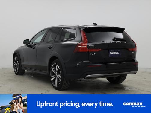 2025 Volvo V60 Cross Country B5 Plus