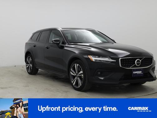 2025 Volvo V60 Cross Country B5 Plus