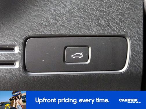 2023 Volvo XC40 B4 Ultimate Dark Theme