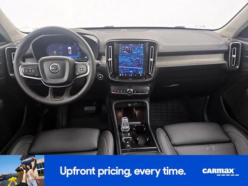 2023 Volvo XC40 B4 Ultimate Dark Theme