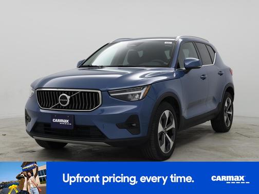 2023 Volvo XC40 B5 Plus Bright Theme