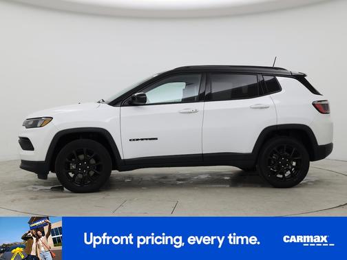 White 2022 Jeep Compass Latitude