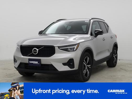 2023 Volvo XC40 B5 Plus Bright Theme