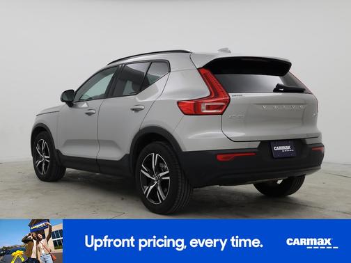 2023 Volvo XC40 B5 Plus Bright Theme