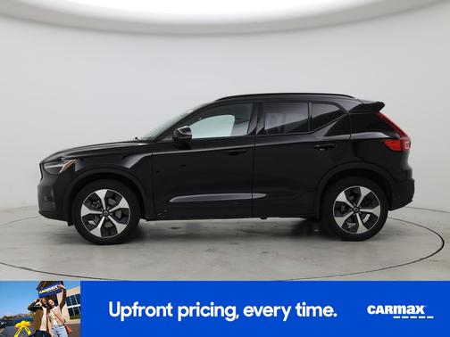 2023 Volvo XC40 B5 Plus Bright Theme