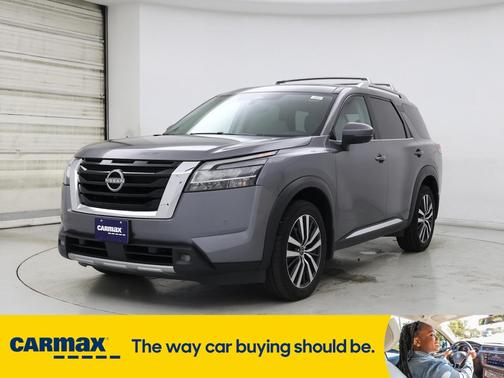 2022 Nissan Pathfinder Platinum