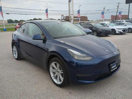 2024 Tesla Model Y Base