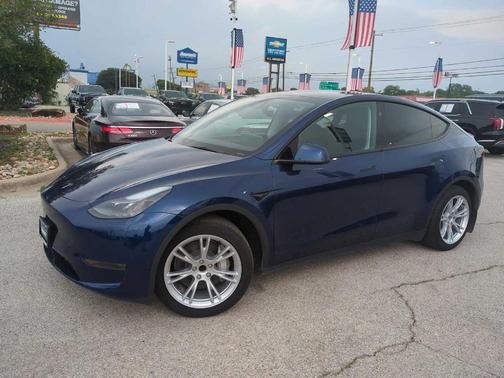 2024 Tesla Model Y Base