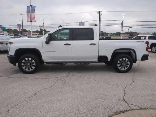 Summit White 2023 Chevrolet Silverado 2500 Custom