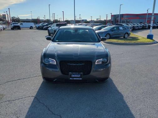 2023 Chrysler 300 Touring