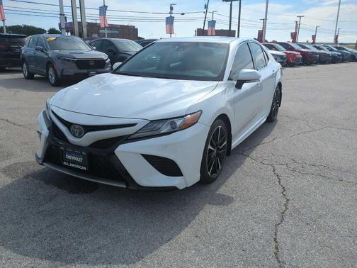 Wind Chill Pearl 2018 Toyota Camry XSE