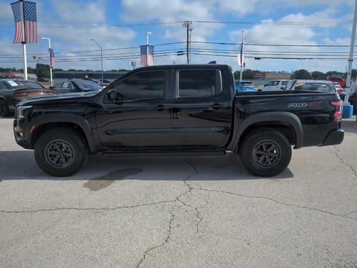 Black 2025 Nissan Frontier PRO-4X