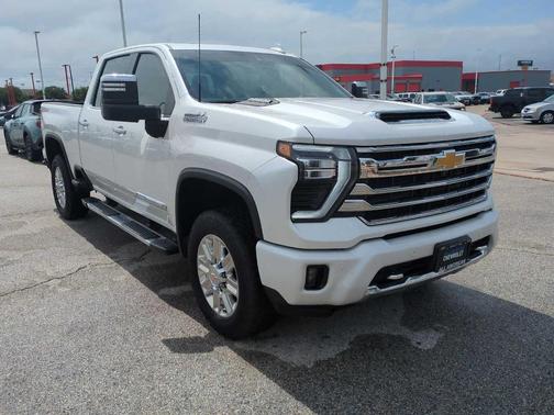 Iridescent Pearl Tricoat 2024 Chevrolet Silverado 3500 High Country
