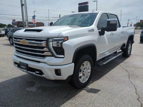 Iridescent Pearl Tricoat 2024 Chevrolet Silverado 3500 High Country
