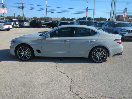 2025 Genesis G70 2.5T