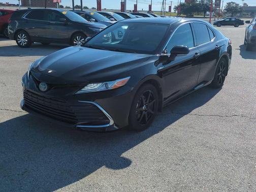 2021 Toyota Camry Hybrid XLE