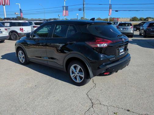 2023 Nissan Kicks S