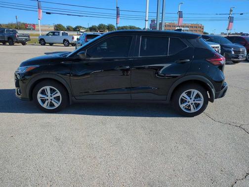 2023 Nissan Kicks S