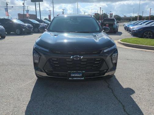 Mosaic Black Metallic 2025 Chevrolet Trax ACTIV