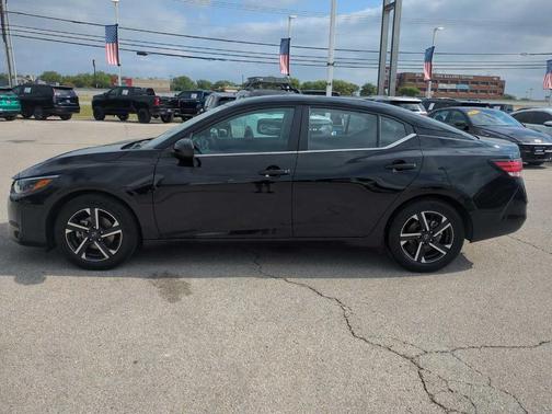 Black 2024 Nissan Sentra SV