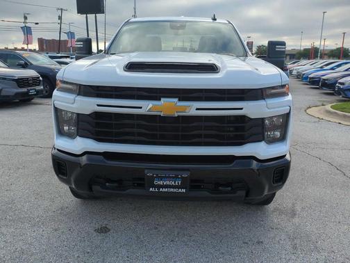 Summit White 2024 Chevrolet Silverado 2500 Custom