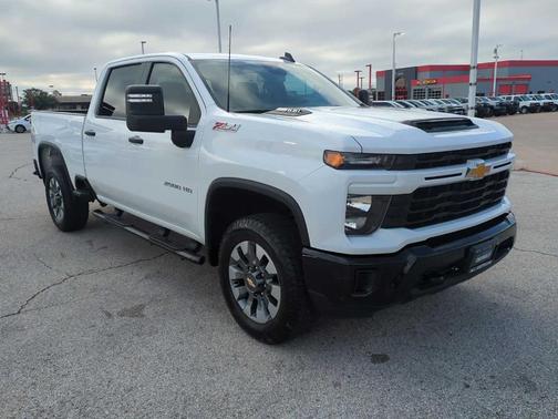 Summit White 2024 Chevrolet Silverado 2500 Custom