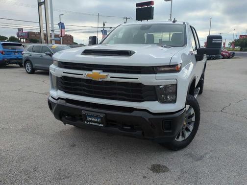 Summit White 2024 Chevrolet Silverado 2500 Custom