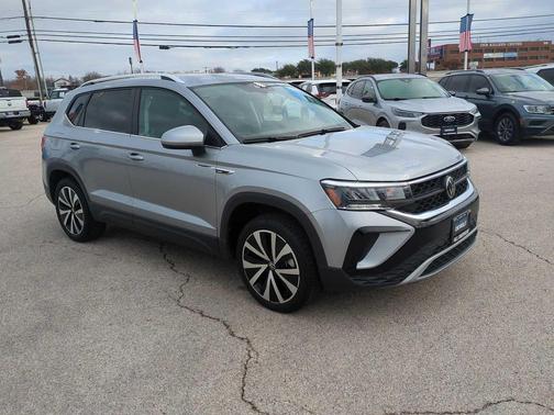 2024 Volkswagen Taos 1.5T SE