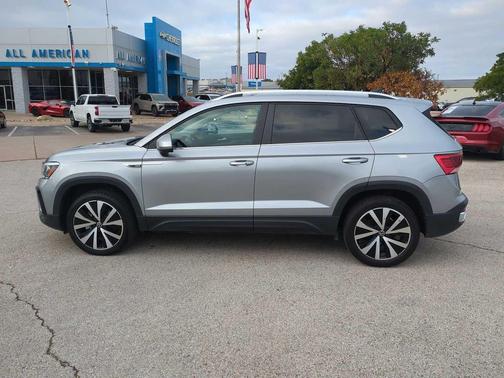 2024 Volkswagen Taos 1.5T SE