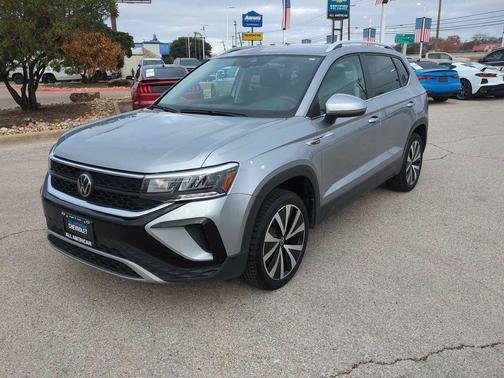 2024 Volkswagen Taos 1.5T SE