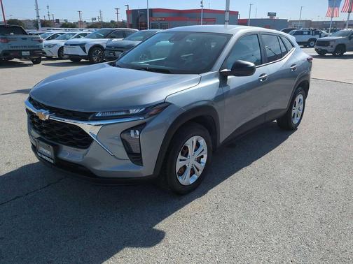 2024 Chevrolet Trax LS