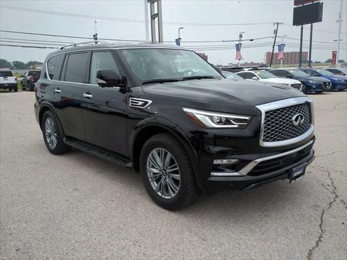 2023 INFINITI QX80 Luxe