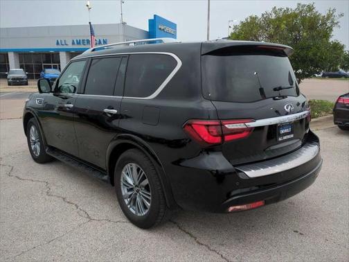 2023 INFINITI QX80 Luxe