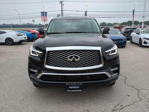 2023 INFINITI QX80 Luxe